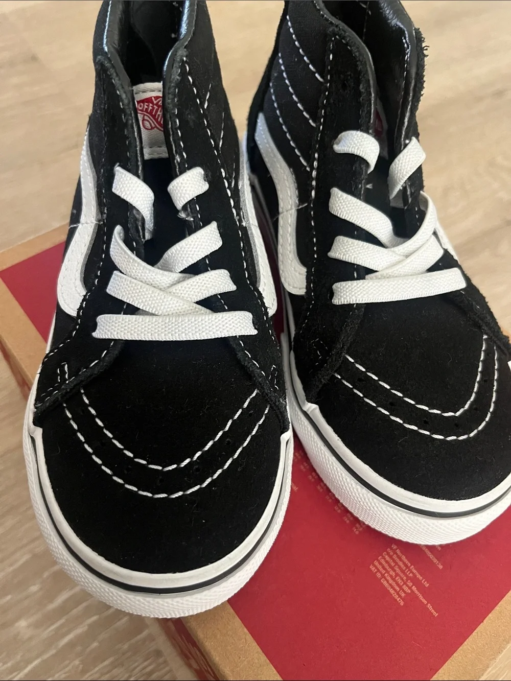 Vans toddlers. Black and White High-Top Skate Sneakers. Zipper in back